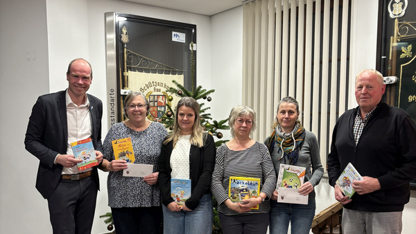 Auf dem Bild v. l. n. r.: Bürgermeister Frank Linnekugel, Beate Holzky, Christine Koch, Monika Schmiedeler, Katja Rosanke, Willi Dessel