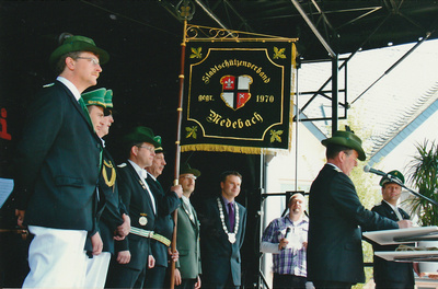 Übergabe der Standarte der Stadtschützen