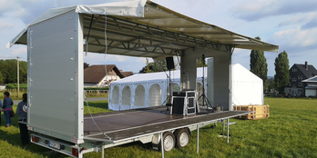 Veranstaltungsarena Anhänger
